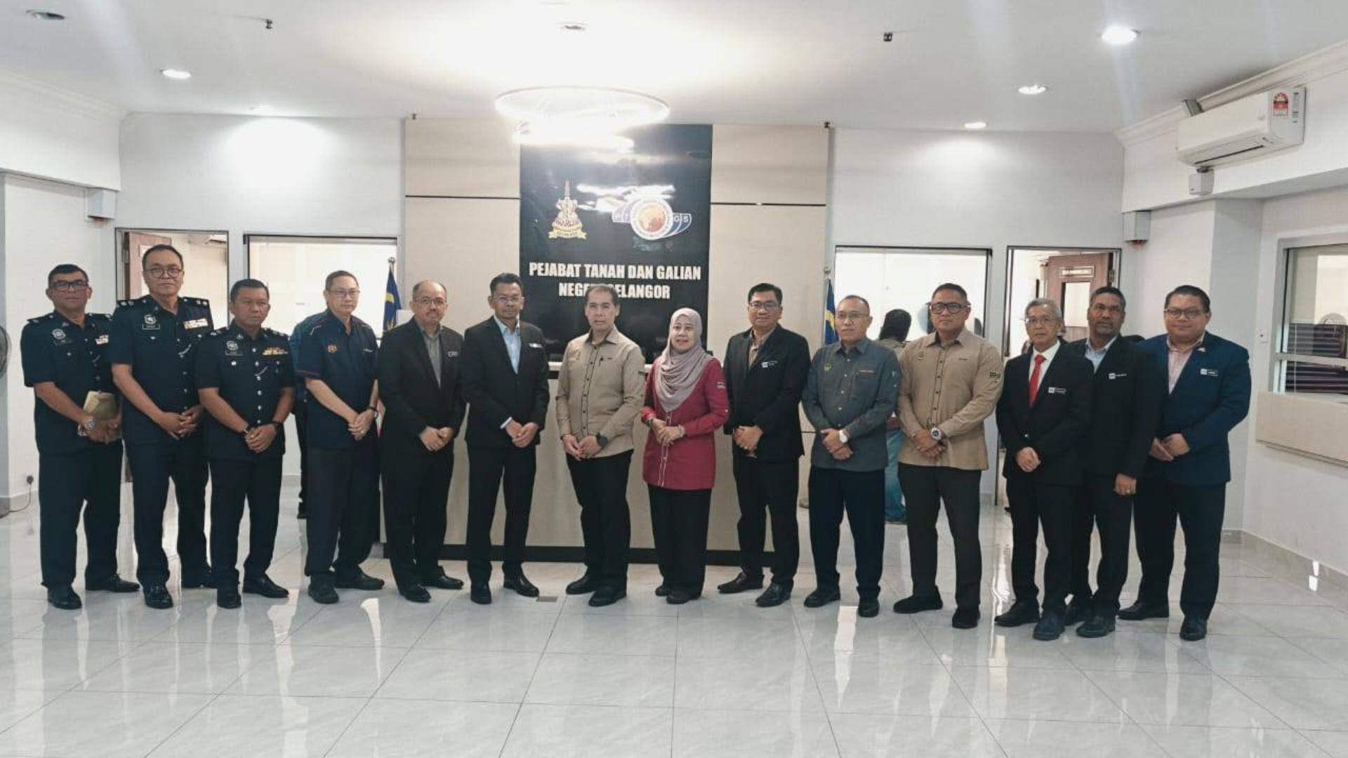 MESYUARAT JAWATANKUASA BERSAMA TEKNIKAL PENANDAAN DAN PENGUKURAN PERSEMPADANAN DI ANTARA NEGERI SELANGOR DAN NEGERI PERAK BIL. 1/2026 SERTA PERBINCANGAN MENGENAI CADANGAN PENUBUHAN JAWATANKUASA PEMBANGUNAN EKONOMI DI SEPANJANG JAJARAN SUNGAI BERNAM
