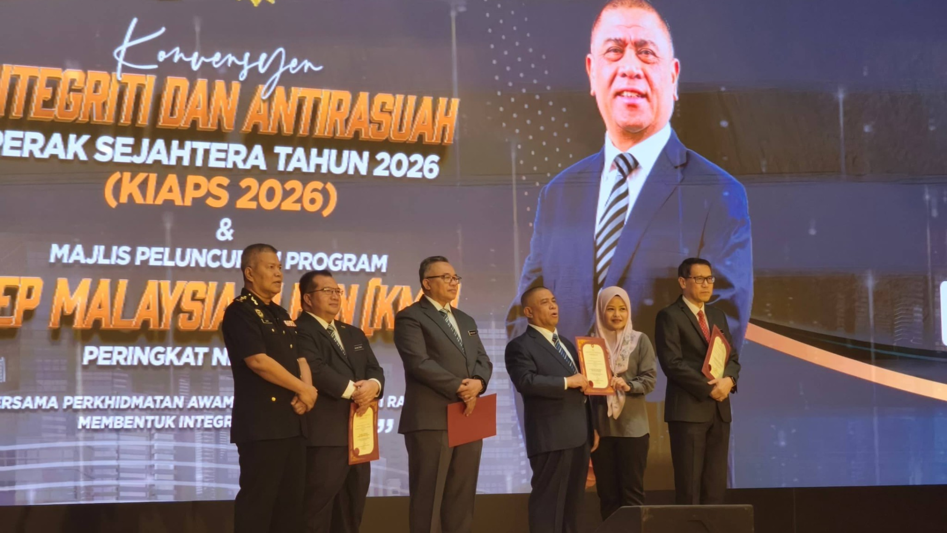 MDTM TERIMA SIJIL PENGHARGAAN AMALAN TATAKELOLA CEMERLANG DALAM KIAPS 2026